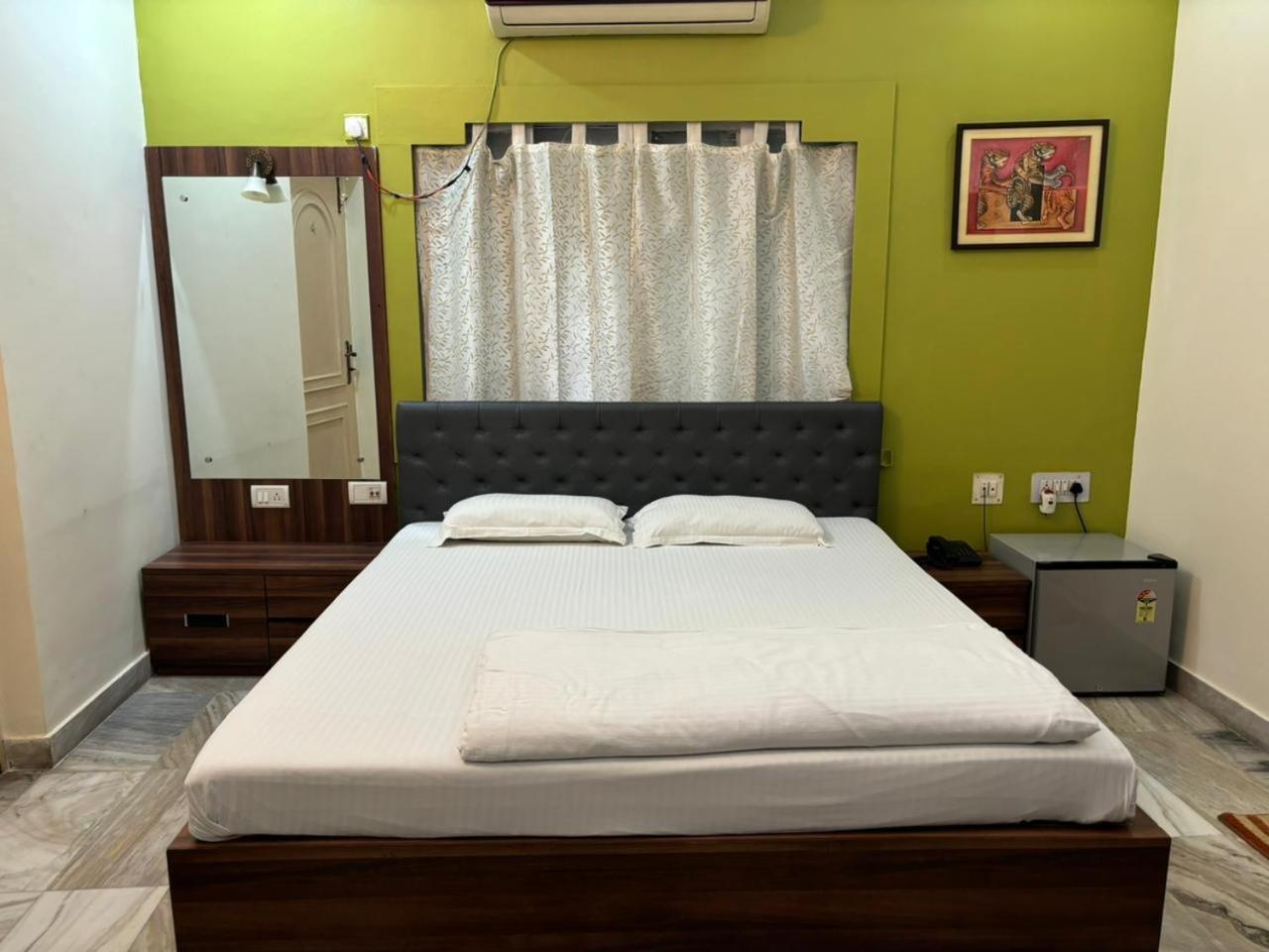 Om Sai Villa Guesthouse Kalkutta Kültér fotó