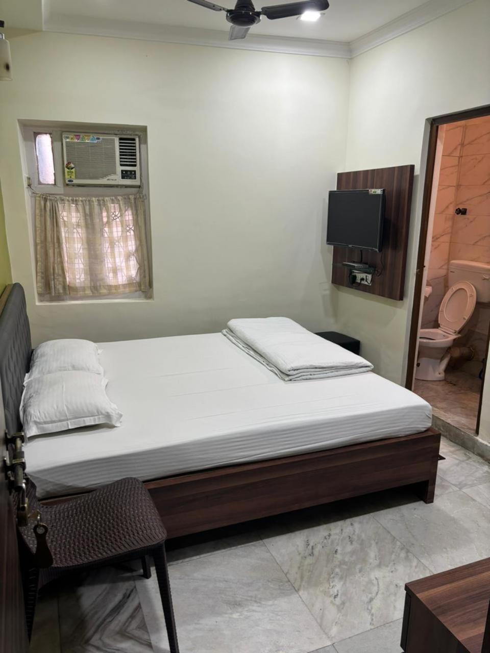 Om Sai Villa Guesthouse Kalkutta Kültér fotó