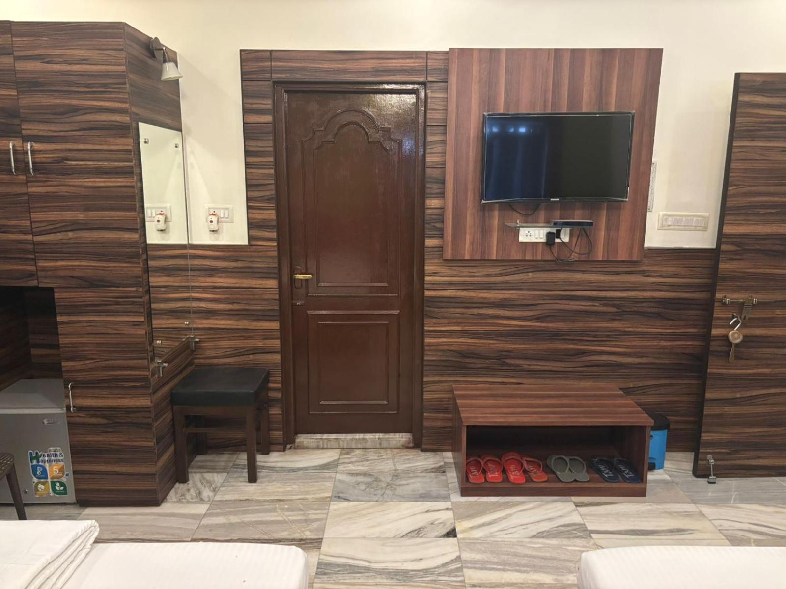 Om Sai Villa Guesthouse Kalkutta Kültér fotó
