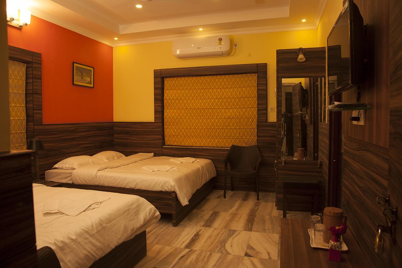 Om Sai Villa Guesthouse Kalkutta Kültér fotó