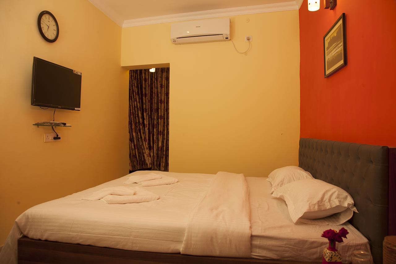 Om Sai Villa Guesthouse Kalkutta Kültér fotó
