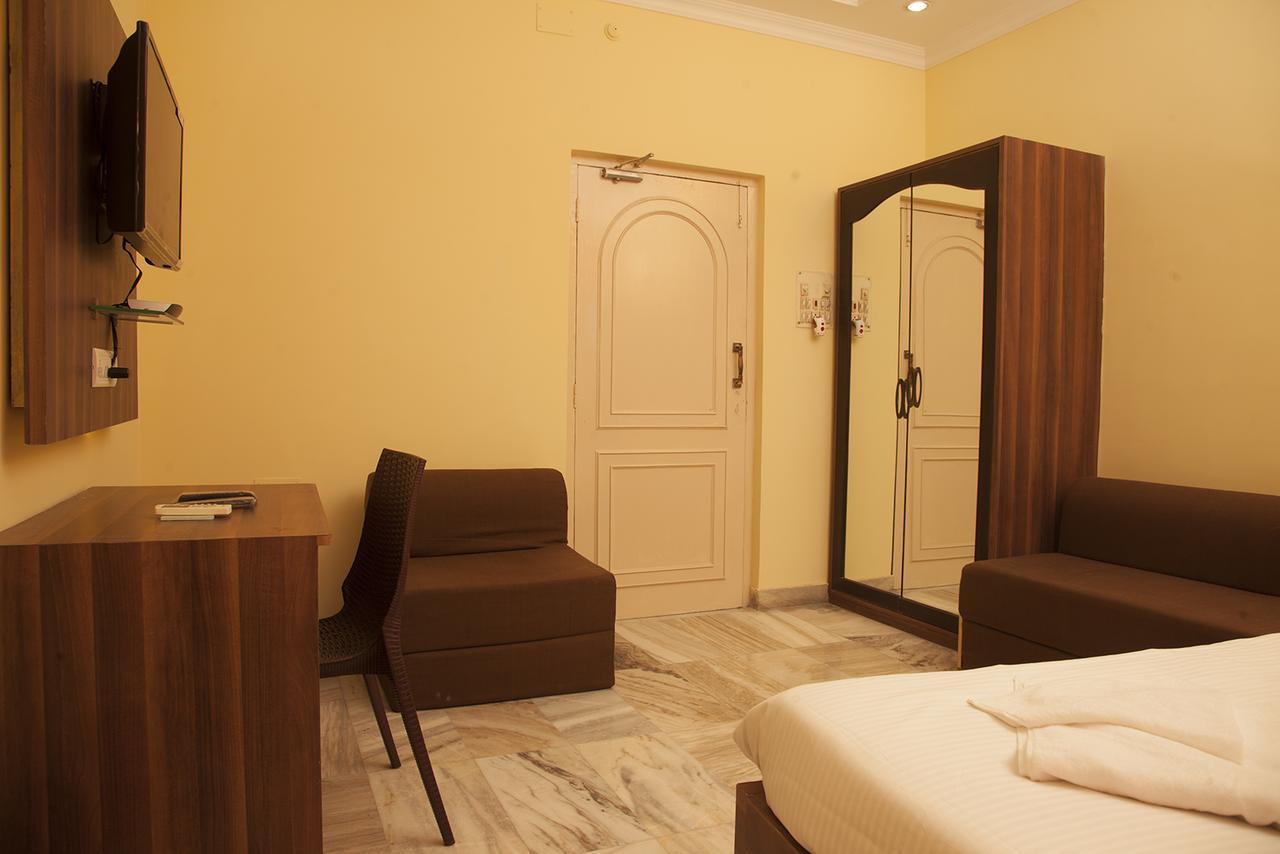 Om Sai Villa Guesthouse Kalkutta Kültér fotó