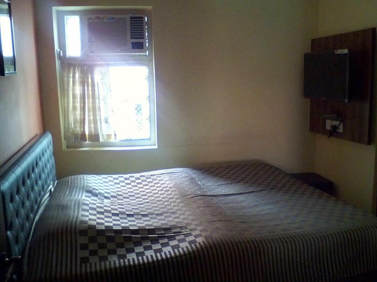 Om Sai Villa Guesthouse Kalkutta Kültér fotó
